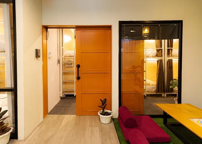 Khao San Social Capsule *
