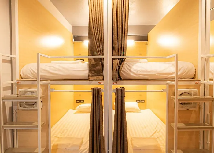 Khao San Social Capsule Hostel *