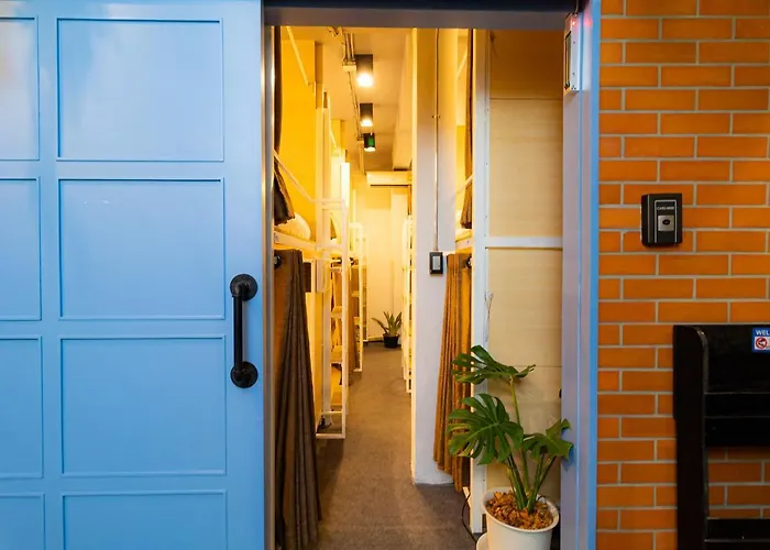 Khao San Social Capsule 호스텔