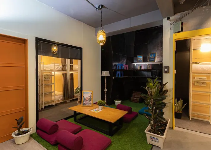 Khao San Social Capsule *