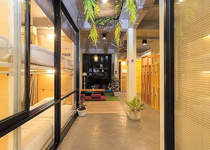 Khao San Social Capsule *