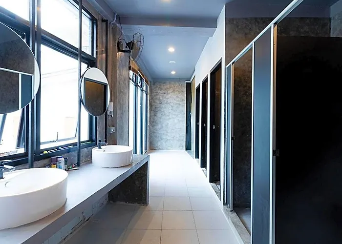 Khao San Social Capsule Hostel *